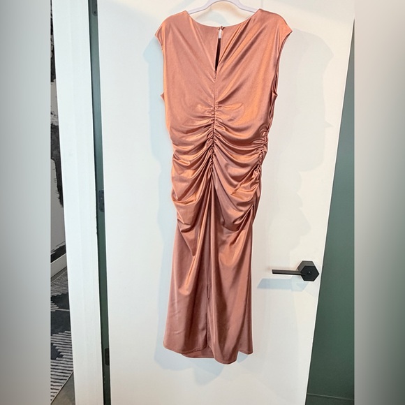 Chelsea28 Ruched Cap Sleeve Satin Midi Dress in Bronze - L - Picture 5 of 7